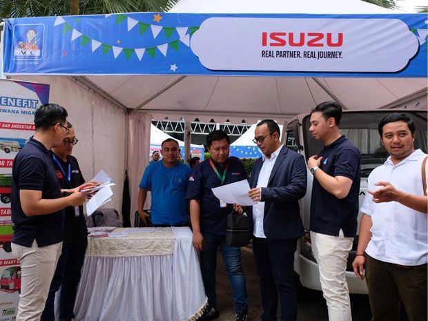 kredit mobil, Astra Credit Company, ACC Carnival 2025, ACC Carnival Palembang 2025, ‘Hujan’ Promo untuk 11 Merek Mobil di ACC Carnival Palembang 2025