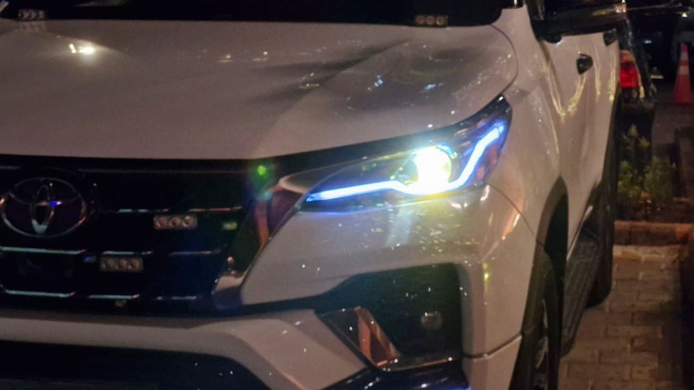 Bi-LED Projector Terbaru dari Autovision, Pengaturan Warna Bisa Dari Smartphone