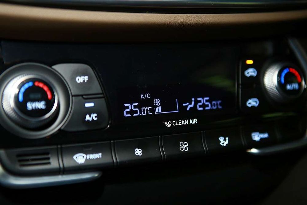 5 Alasan Kenapa AC Harus dalam Posisi Off Saat Mesin Mobil Dinyalakan