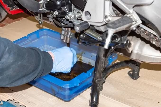 Jangan Anggap Remeh Ganti Oli Motor, Ini Panduan Lengkapnya