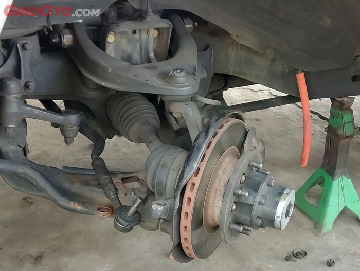 mobil, rekondisi, shockbreaker, Kaki-kaki, per mobil, orisinal, Tips Membedakan Kaki-kaki Orisinal dan Rekondisi agar Tak Tertipu