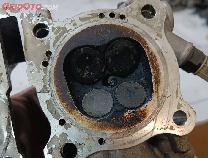 motor bekas, sil klep, klep motor, sil klep motor, tanda sil klep aus, tanda sil klep motor aus, ciri sil klep motor aus, apa tanda sil klep motor aus, kenapa sil klep motor aus, Inilah Tanda-tanda Yang Muncul Saat Sil Klep di Motor Bekas Mulai Aus