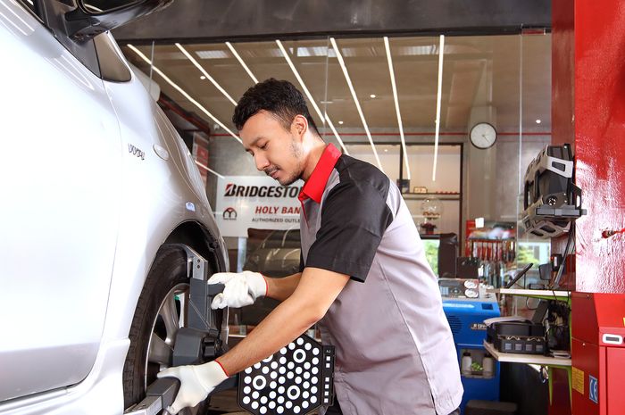 Persiapaan Road Trip Bareng Keluarga, Lakukan Pengecekan Ban Biar Aman
