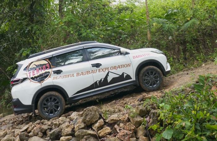 plat kopling, menanjak, gesekan, bau gosong, Bau Hangus Tanda Kalau Pelat Kopling Mobil Aus? Ternyata Ini Faktanya