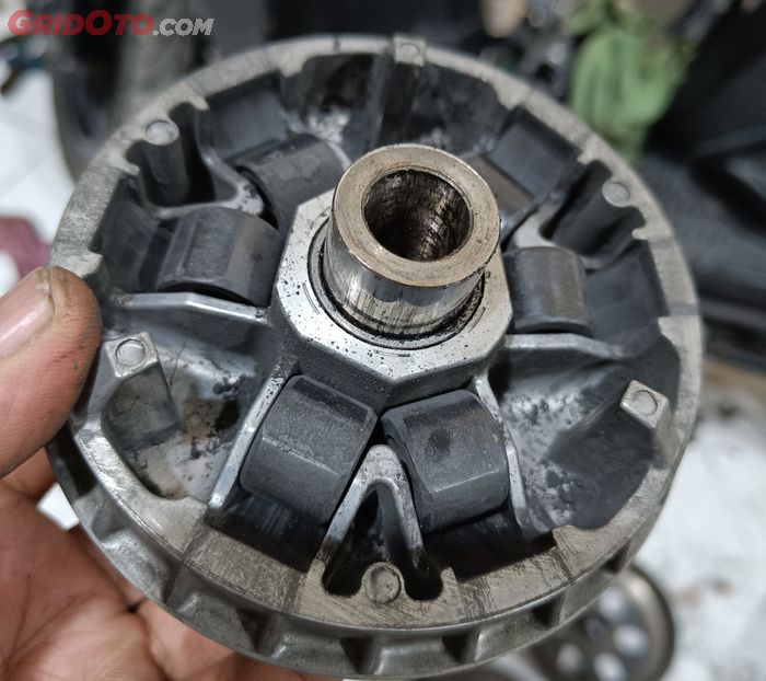 motor matic, roller, roller motor matic, beli roller motor matic, ciri roller motor matic yang harus dihindari, Ini Ciri-ciri Roller Motor Matic Yang Wajib Dihindari, Bisa Jajan Terus