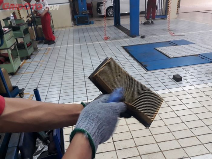 mobil bekas, filter udara, filter udara mobil, kapan ganti filter udara, penyebab filter udara harus ganti, penyebab filter udara mobil harus ganti, Ini Sebabnya Filter Udara Mobil Bekas Harus Ganti Tiap 25.000 kilometer