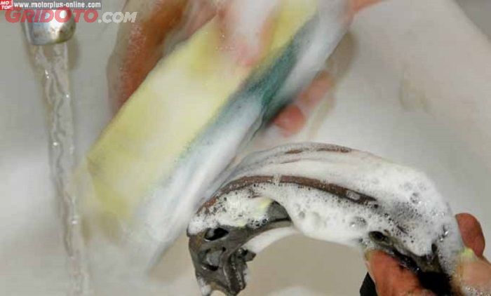 motor bekas, rem motor, cara bikin pakem rem tromol, cara bikin pakem rem, cara bikin pakem rem motor, gimana cara bikin rem motor pakem, bikin rem motor pakem, Baru Tahu, Duit Rp 2 Ribu Bisa Bikin Rem Motor Jadi Pakem Lagi, Simak