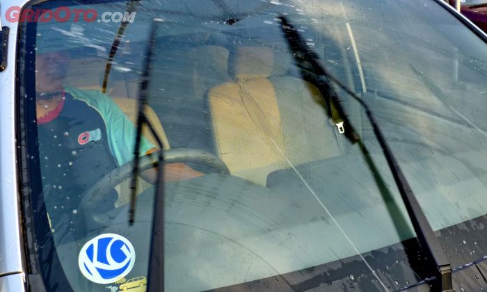 kaca, air hujan, pecah-pecah, getas, karet wiper, Sepele Tapi Penting, Cara Gampang Cek Karet Wiper yang Sudah Tua
