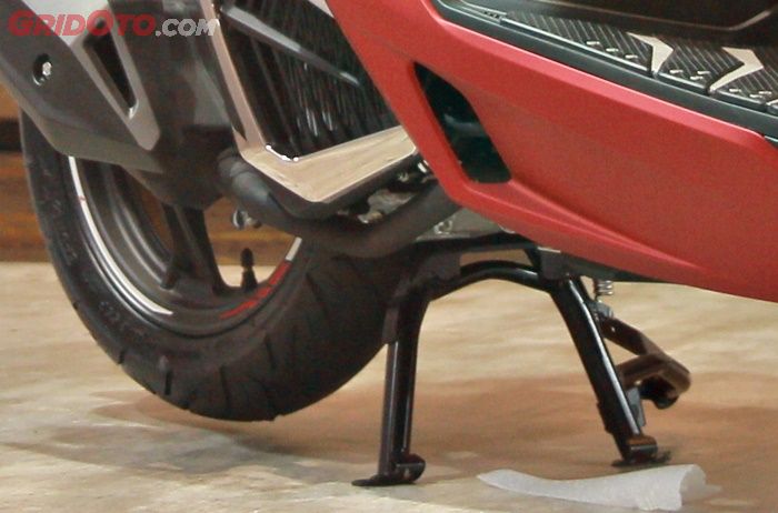 motor matic, geber motor matic, motor matic jangan digeber saat di standar tengah, Ini Sebabnya Motor Matic Jangan Asal Geber Saat di Standar Tengah