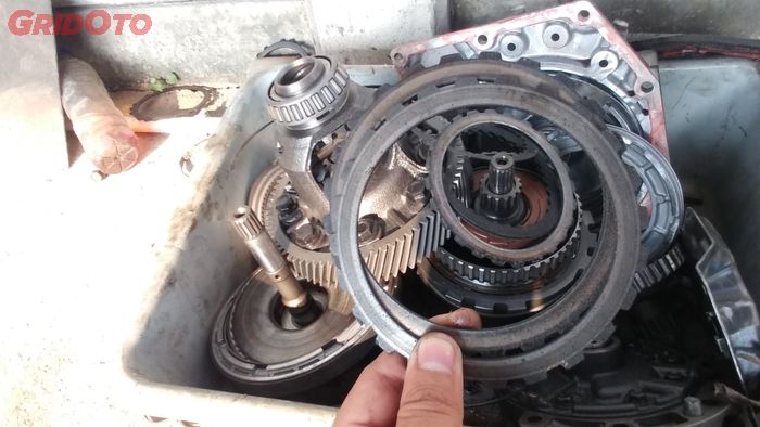 mobil, selip, kopling, kampas kopling, kopling selip, Ini Tanda-tanda Kopling Mobil Mulai Selip dan Perlu Perhatian