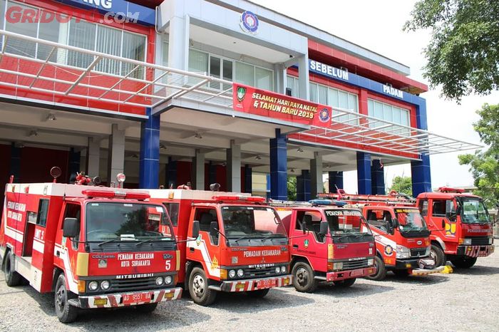 SPBU, ambulans, damkar, mobil ambulans, isi bensin, Jarang Lihat di Pom Bensin, Ambulans Hingga Damkar Isi Bensinnya di Sini