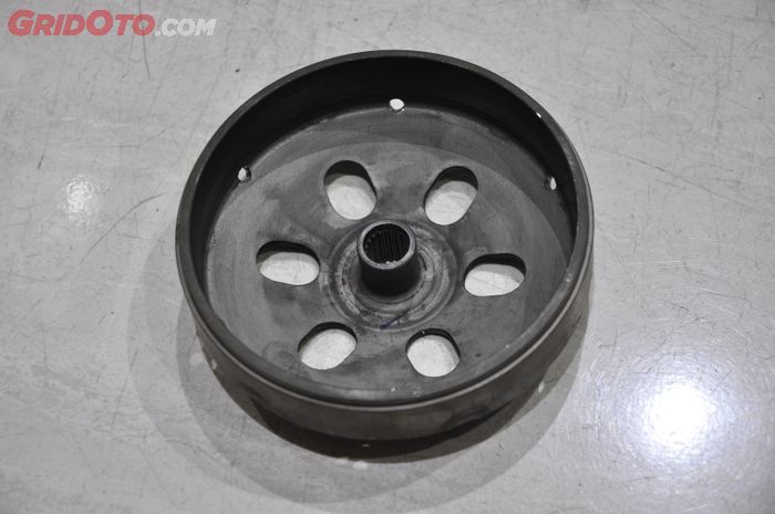 motor matic, mangkok kampas ganda, mangkok kopling, tanda mangkok kopling harus diganti, tanda mangkok kopling sudah aus, ciri mangkok kopling sudah aus, Selain Gredek, Ini Tanda Mangkok Kopling Motor Matic Harus Diganti