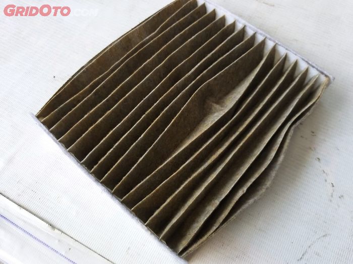 debu, kotor, ac mobil, bau apek, filter kabin, Belum Punya Uang Ganti Baru, Gini Cara Benar Bersihkan Filter Kabin