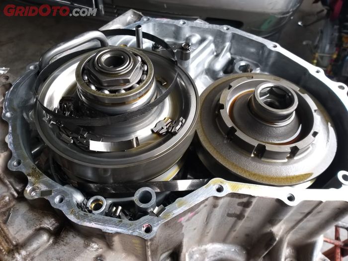 honda, transmisi matic, pulley, oli transmisi matic, sabuk baja, Bocoran Biar Transmisi Matic CVT mobil Honda Awet, Ganti Ini Berkala