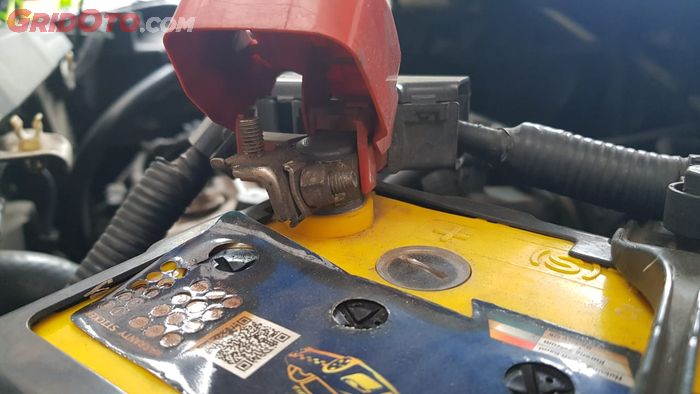 mobil bekas, aki mobil, bikin aki mobil awet, cara bikin aki mobil awet, cara bikin aki awet, bikin aki awet, Wah, Tiga Cara Mudah Ini Bisa Bikin Aki Mobil Bekas Awet Tahunan