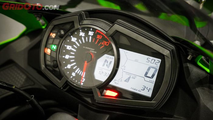 ninja 4 silinder, konsumsi bensin, Ninja ZX-25R, ZX-25R, Pakai Mesin 4 Silinder Bersuara Merdu, Seberapa Boros Bensin Ninja ZX-25?