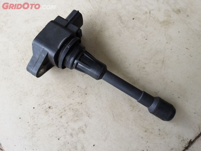 keramik, arus listrik, kebocoran, busi, metal shell, flash over, Mengenal Istilah Flash Over Pada Busi Mobil, Ini Penjelasan Pabrikan