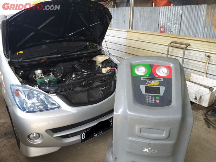 ac mobil, freon ac, freon ac mobil, Freon ac mobil kurang, Tak Melulu Jadi Kurang Dingin, Ini Tanda-tanda Freon AC Mobil Sudah Habis