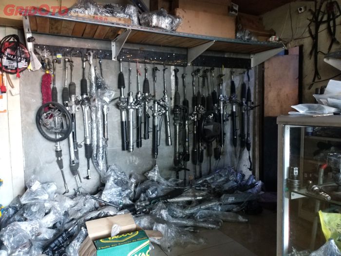 power steering, parkir mobil, power steering hidrolik, Power Steering Electric, parkir mobil ban belok, Mitos atau Fakta, Parkir Posisi Ban Mencong Bikin Power Steering Rusak