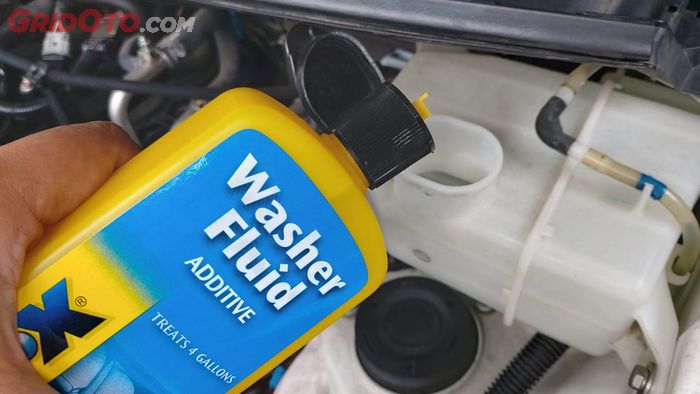 kotor, lumut, air wiper, tabung reservoir, mampat, Ternyata Air Wiper Mobil Perlu Dikuras Untuk Menghindari Hal ini