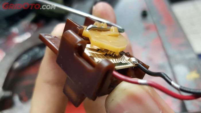 indikator bensin, motor bekas, Penyebab Indikator Bensin Rusak, penyebab indikator bensin ngaco, penyebab indikator bensin motor ngaco, Indikator Bensin Motor Kalian Ngaco? Ini Dua Penyebab Utamanya