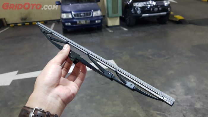 hujan deras, wiper mobil, kaca mobil, mobil bekas, cara menghadapi hujan deras, cara mobil menghadapi hujan deras, Cara Agar Mobil Siap Menghadapi Hujan Deras Yang Tiba-tiba Turun