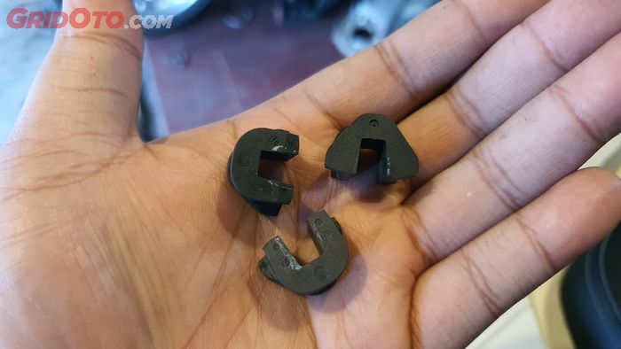 motor matic, roller, Rumah roller, roller motor matic, rumah roller motor matic, Rumah roller motor matic minta ganti, Sepele Tapi Bisa Membuat Tiang Rumah Roller Motor Matic Cepat Tergerus