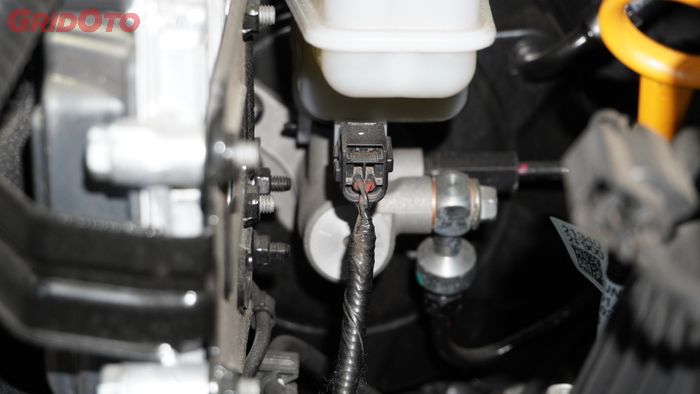 mobil bekas, minyak rem, rem mobil, minyak rem mobil, bahaya minyak rem mobil jarang diganti, tanda minyak rem mobil harus ganti, Harus Tahu, Ini Tandanya Bila Minyak Rem Mobil Sudah Harus Diganti