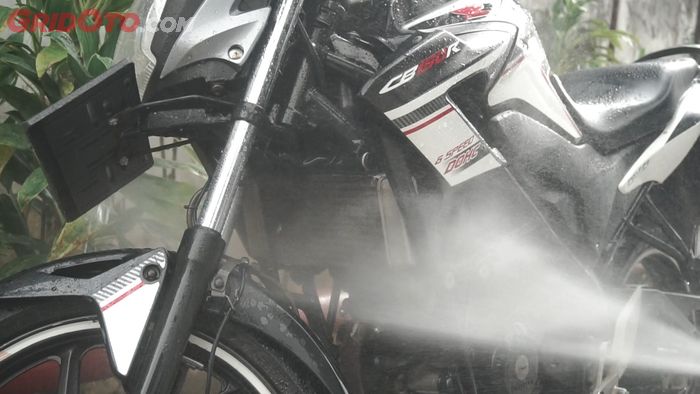 motor bekas, cat motor, penyebab cat pudar, penyebab cat cepat pudar, penyebab cat motor cepat pudar, cat motor cepat pudar, kenapa cat motor cepat pudar, Baru Tahu, Ternyata Hal Sepele Ini Bikin Cat Body Motor Cepat Pudar