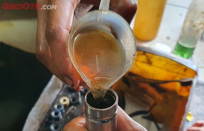 motor matic, sokbreker motor, cara bikin empuk sokbreker, bikin empuk sokbreker, cara bikin empuk sokbreker motor, cara bikin empuk sokbreker motor matic, sokbreker motor matic, bikin empuk sokbreker motor matic, Baru Tahu, Ternyata Begini Cara Bikin Empuk Sokbreker Bawaan Motor Matic