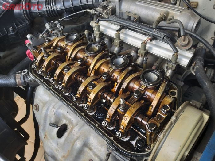 mobil, Overheat, knalpot ngebul, asap putih, asap putih knalpot, Knalpot Ngebul Putih, Tapi Bukan karena Overheat? Kenali Penyebabnya