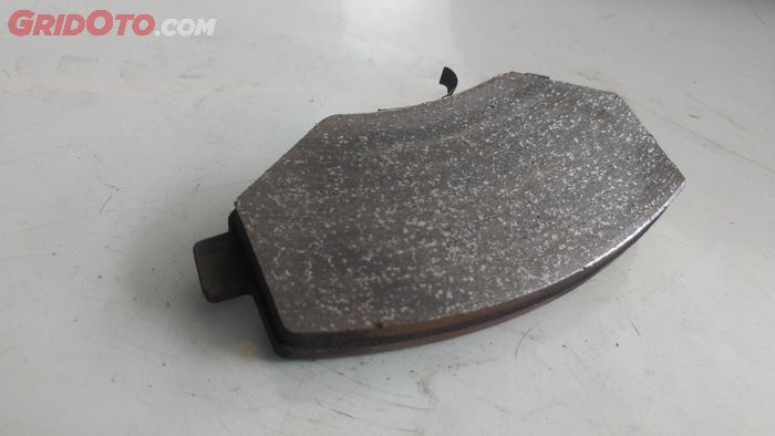 mobil bekas, rem mobil, rem mobil berdecit, cara menghilangkan decit di rem mobil, penyebab rem  mobil berdecit, Cara Ampuh Menghilangkan Suara Berdecit di Rem Mobil Bekas, Simak Triknya