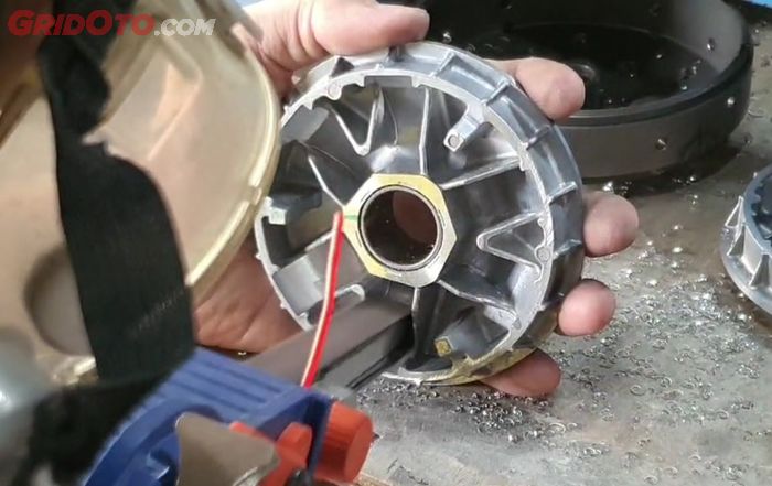 motor matic, roller motor matic, penyebab roller cepat peang, penyebab roller motor matic cepat peang, roller motor matic cepat peang, Ini Sebabnya Roller di Motor Matic Bisa Cepat Peang, Penyebab Gredek