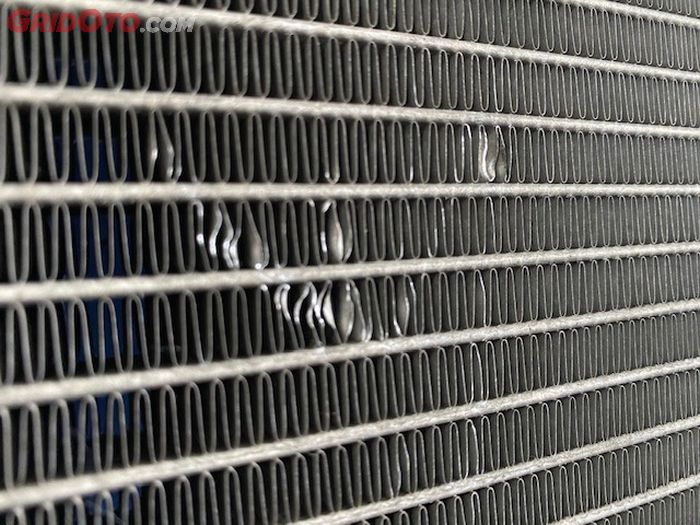 Radiator, panas, dampak, pendinginan, kisi-kisi, Overheat, radiator coolant, Jangan Anggap Remeh Kisi-Kisi Radiator Mobil Rusak, Ini Dampaknya