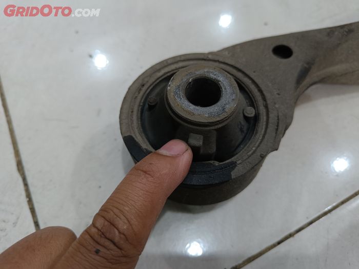 honda hr-v, Kaki-kaki, bushing, bengkel spesialis, Honda Camp, Servis Kaki-Kaki Total Honda HR-V di Bengkel Spesialis, Ini Biayanya