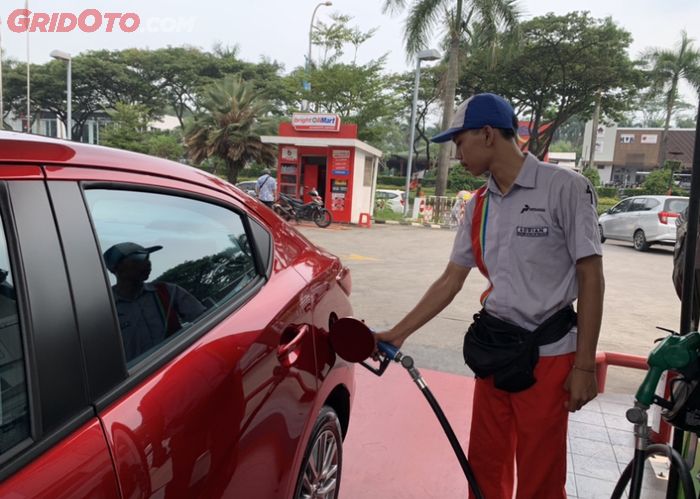 pertamax, harga bbm, Shell Super, Harga BBM RON 92, Harga BBM September 2025, Perbandingan Harga BBM RON 92 September 2025, Segini Selisihnya