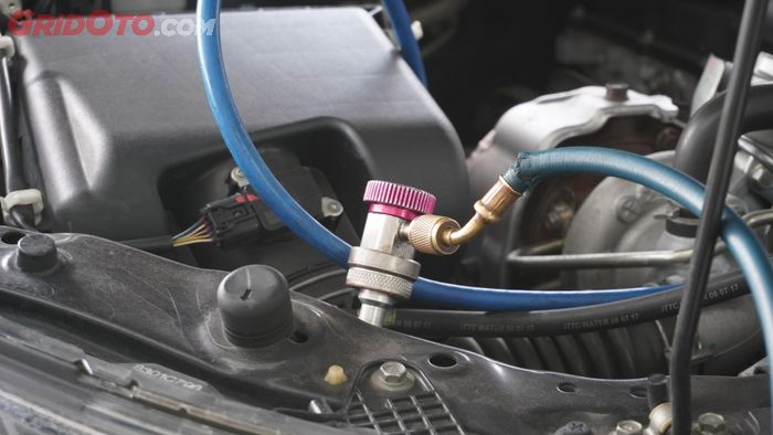 mobil, ac mobil, servis ac, AC panas, Baru Servis AC Mobil Tapi Cepat Panas Lagi? Cek Penyebabnya Disini