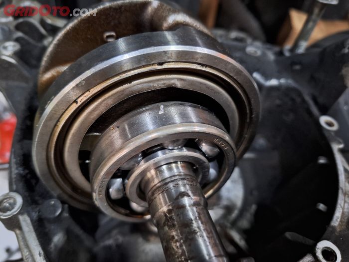 motor matic, bearing roda, roda motor, bearing roda motor rusak, penyebab bearing roda oblak, kenapa bearing roda motor matic cepat oblak, Pantas Saja Bearing Roda Motor Rusak Terus, Ternyata Harus Tahu Kode Ini Saat Beli