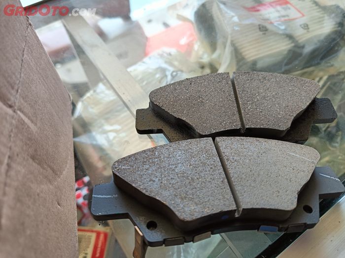 kotor, bunyi, kampas rem, ampelas, berdencit, Kampas Rem Mobil Bunyi Berdecit, Ini yang Harus Kita Dilakukan