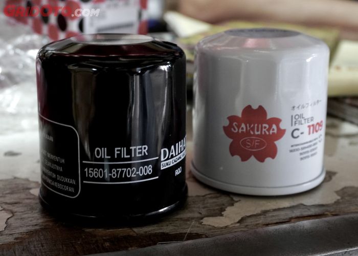 mobil bekas, filter oli mobil, filter oli palsu, filter oli asli, filter oli KW, beda filter oli asli dengan kw, beda filter oli kw dan palsu, Perbedaan Filter Oli Mobil Yang KW dan Filter Oli Palsu, Wajib Tahu