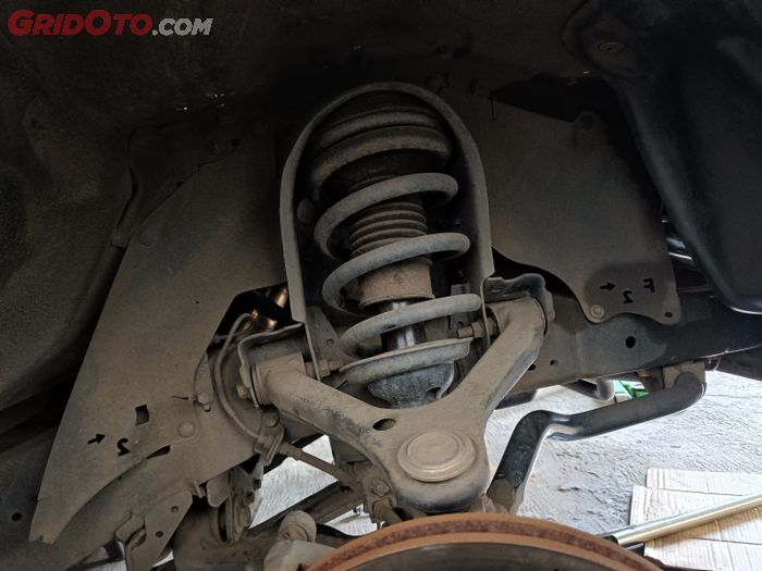 mobil bekas, sokbreker mobil, cara memilih sokbreker mobil, gimana cara memilih sokbreker mobil, sokbreker mobil single action, sokbreker mobil double action, cara pilih sokbreker, cara pilih sokbreker mobil, Beginilah Cara Membedakan Sokbreker Mobil Jenis Single Action atau Double Action