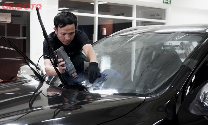 kaca, kaca mobil, kaca depan, pemanas AC, Sensor Kaca Depan WR-V, Sensor dan Pemanas Kaca Tak Berfungsi Usai Ganti Kaca? Ini Sebabnya!