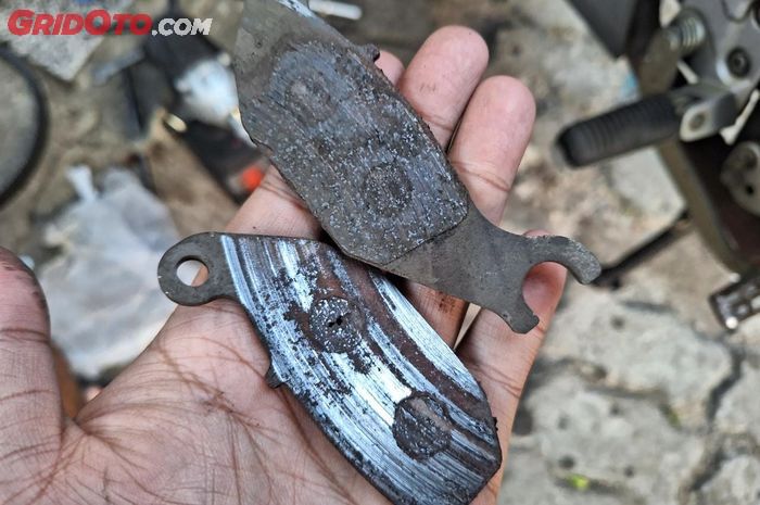 kampas rem, motor bekas, rem motor, kampas rem motor, penyebab kampas rem habis sebelah, penyebab kampas rem motor habis sebelah, Ternyata Ini Penyebab Kampas Rem Motor Habis Cuma Sebelah, Simak