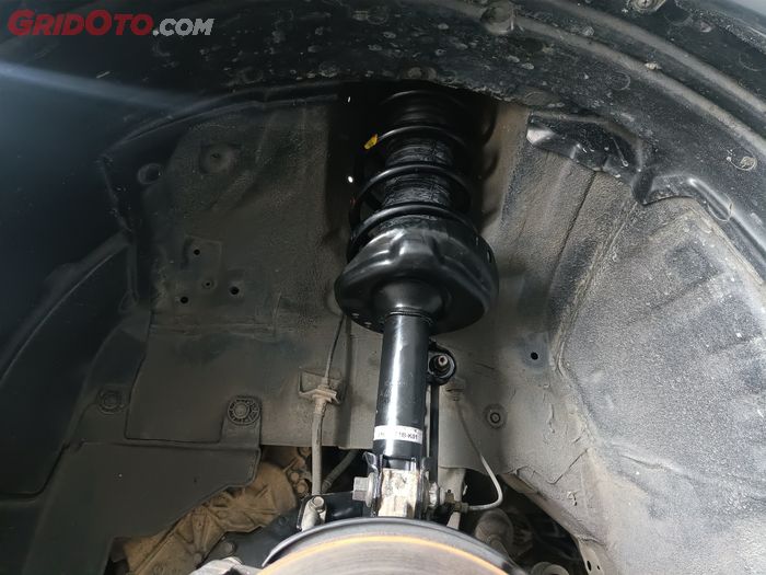 mobil bekas, tapak ban mobil, penyebab ban mobil habis sebelah, penyebab tapak ban mobil habis sebelah, penyebab tapak ban botak sebelah, penyebab tapak ban mobil botak sebelah, Tiga Penyebab dan Solusi Tapak Ban Mobil Bekas Habis Cuma Sebelah