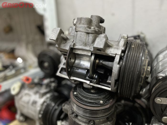 mobil bekas, penyebab mesin mobil kasar, penyebab mesin mobil kasar saat ac nyala, kenapa mesin mobil kasar saat ac nyala, mesin mobil kasar saat ac nyala, mesin kasar saat ac nyala, Waspadai Suara Kasar di Mesin Mobil Saat AC Nyala, Bisa Jadi Komponen Ini Rusak