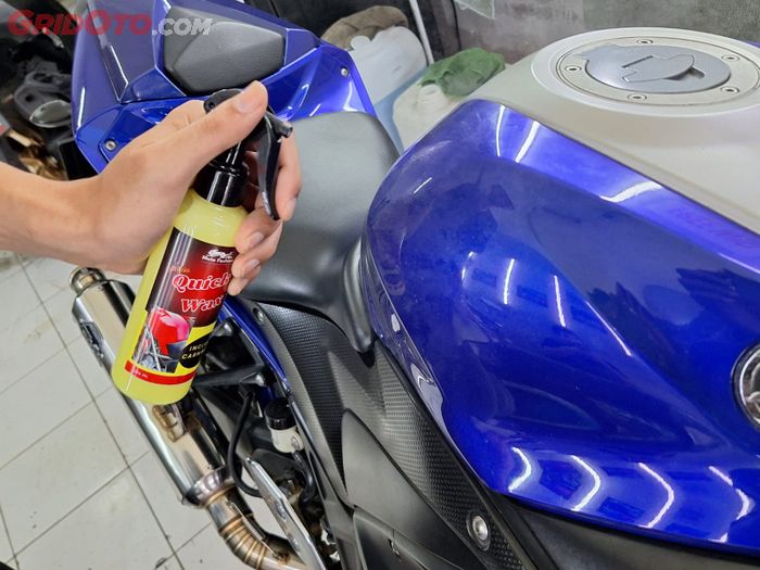 bodi mobil, motor bekas, cairan wax, cara pakai cairan wax, cara pakai cairan wax untuk bodi motor, gimana cara pakai cairan wax untuk bodi motor, Biar Baret Tersamarkan, Begini Cara Yang Benar Pakai Wax di Bodi Motor