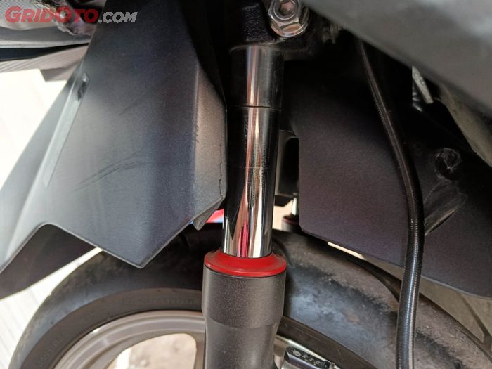 motor bekas, sokbreker, sokbreker motor, cara bikin empuk sokbreker, bikin empuk sokbreker, cara bikin empuk sokbreker motor, Cuma Pakai Oli Ini Bantingan Sokbreker Depan Motor Dijamin Empuk