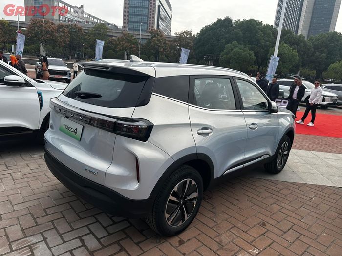 mobil baru, PT Chery Sales Indonesia, GIIAS 2025, Lepas L8, Chery Tiggo Cross Hybrid, Terungkap, Ini Tiga Mobil Baru yang Dibawa Chery di GIIAS 2025