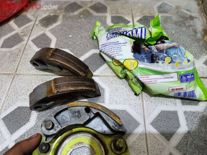 motor matic, kampas ganda, kampas ganda motor matic, motor matic selip, kampas ganda motor matic selip, Cara Ampuh Hilangkan Selip Kampas Ganda Motor Matic Pakai Sabun Colek