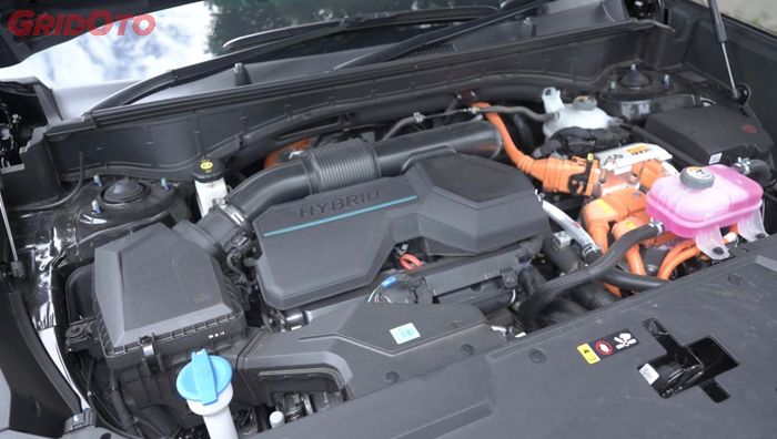 rookie of the year, Hyundai Santa Fe Hybrid, Santa Fe Hybrid, Otomotif award 2025, Karena Ini Hyundai Santa Fe Hybrid Raih Rookie Of The Year OTOMOTIF Award 2025